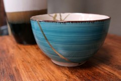 kintsugi-schale-upcycling-keramik-matt-perkins