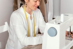 frau-naehkurs-naehmaschine-1